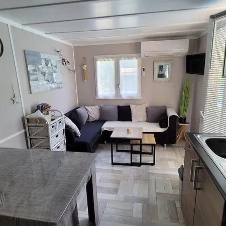 Tropica 2 Confort Climatise * Nîmes